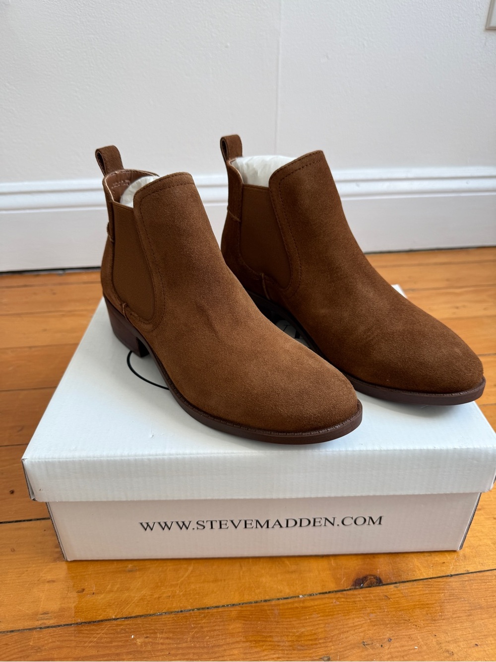 Steve Madden Brand New Women’s Suede Chelsea Boots in Brown